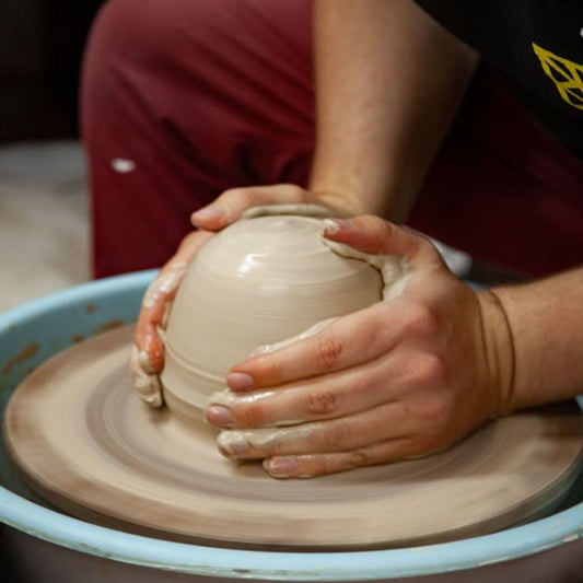 Julius Busch beim Zentrieren