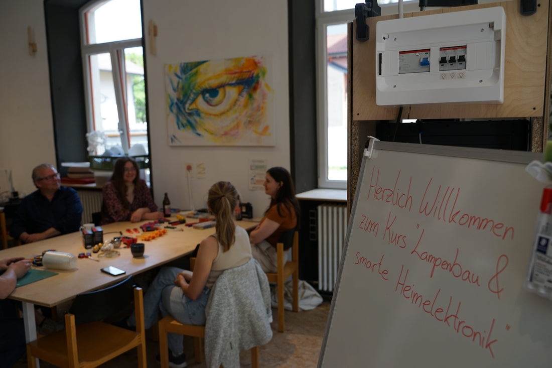Herzlich Willkommen zum Kurs "Lampenbau & smarte Heimelektronik"