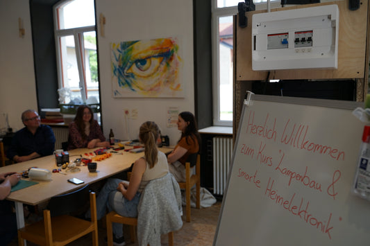 Herzlich Willkommen zum Kurs "Lampenbau & smarte Heimelektronik"