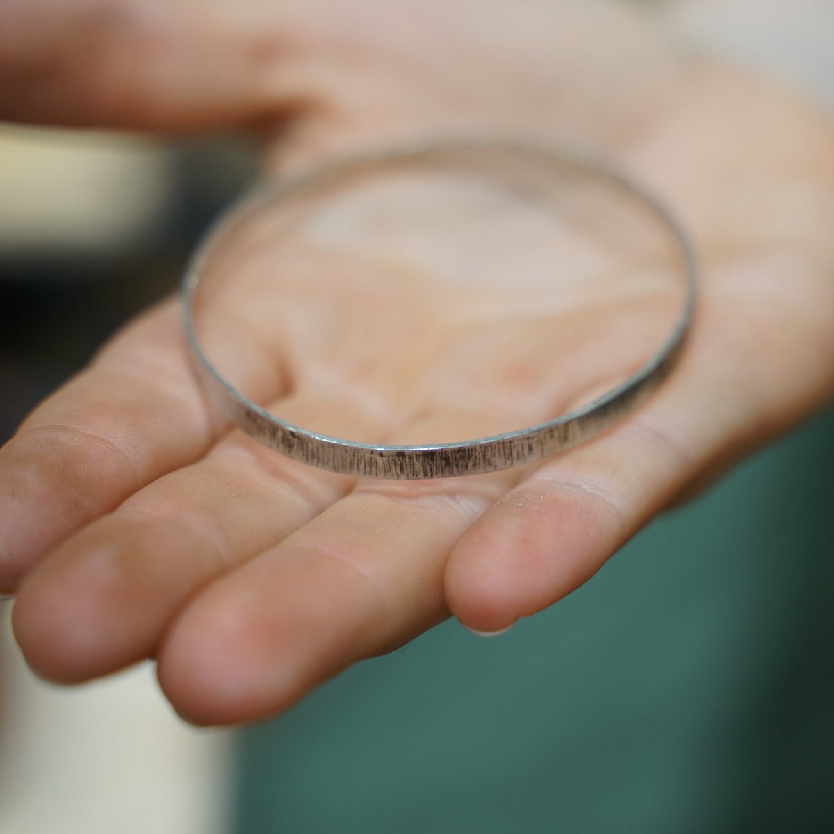 Goldschmieden für Anfänger: Ein Armband aus Silber